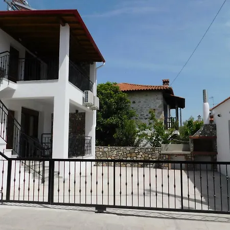 Apartment Patriko - House 1, Traditional Stone House *