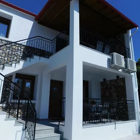 Apartment Patriko - House 1, Traditional Stone House