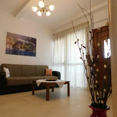 Patriko - House 1, Traditional Stone House Apartment