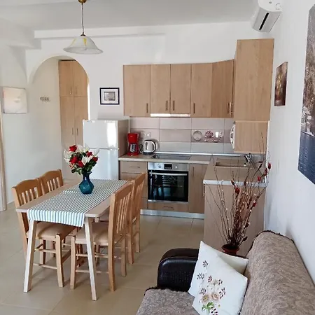 Patriko - House 1, Traditional Stone House Апартаменты
