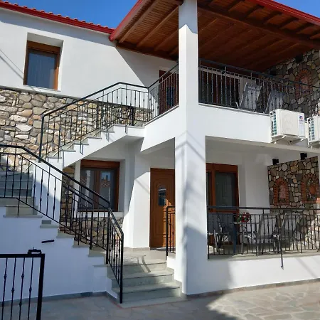 Patriko - House 1, Traditional Stone House Апартаменты *