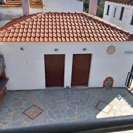 Patriko - House 1, Traditional Stone House Апартаменты *