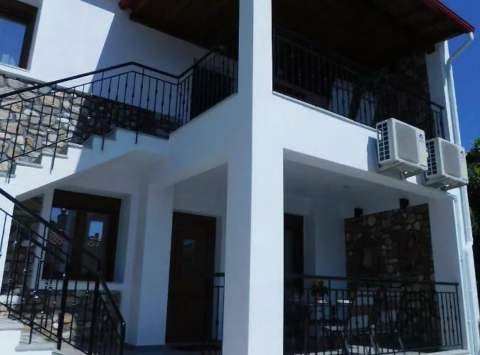 Appartement Patriko - House 1, Traditional Stone House